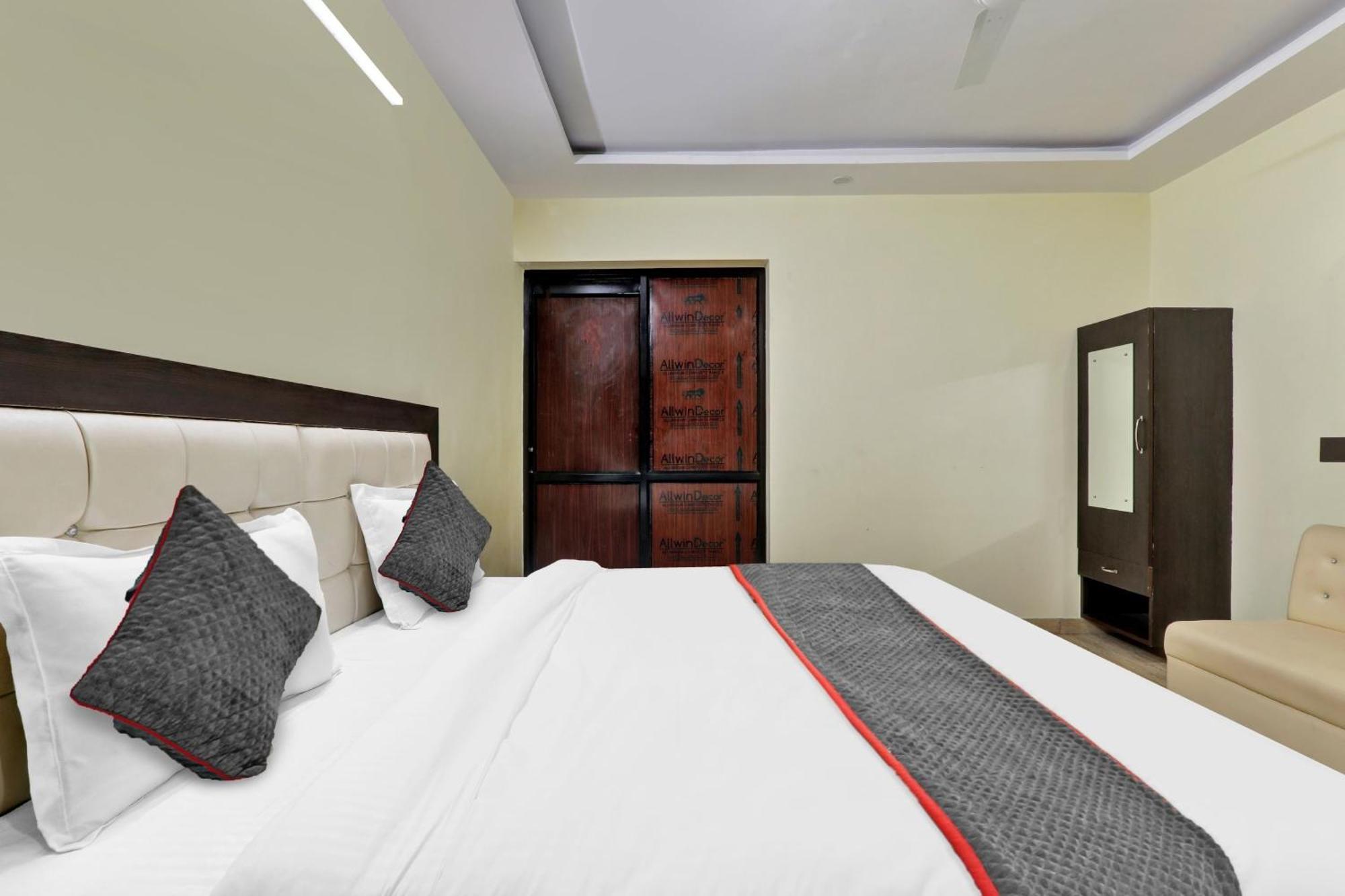 Collection O Starfield Hotel Лакнау Екстериор снимка