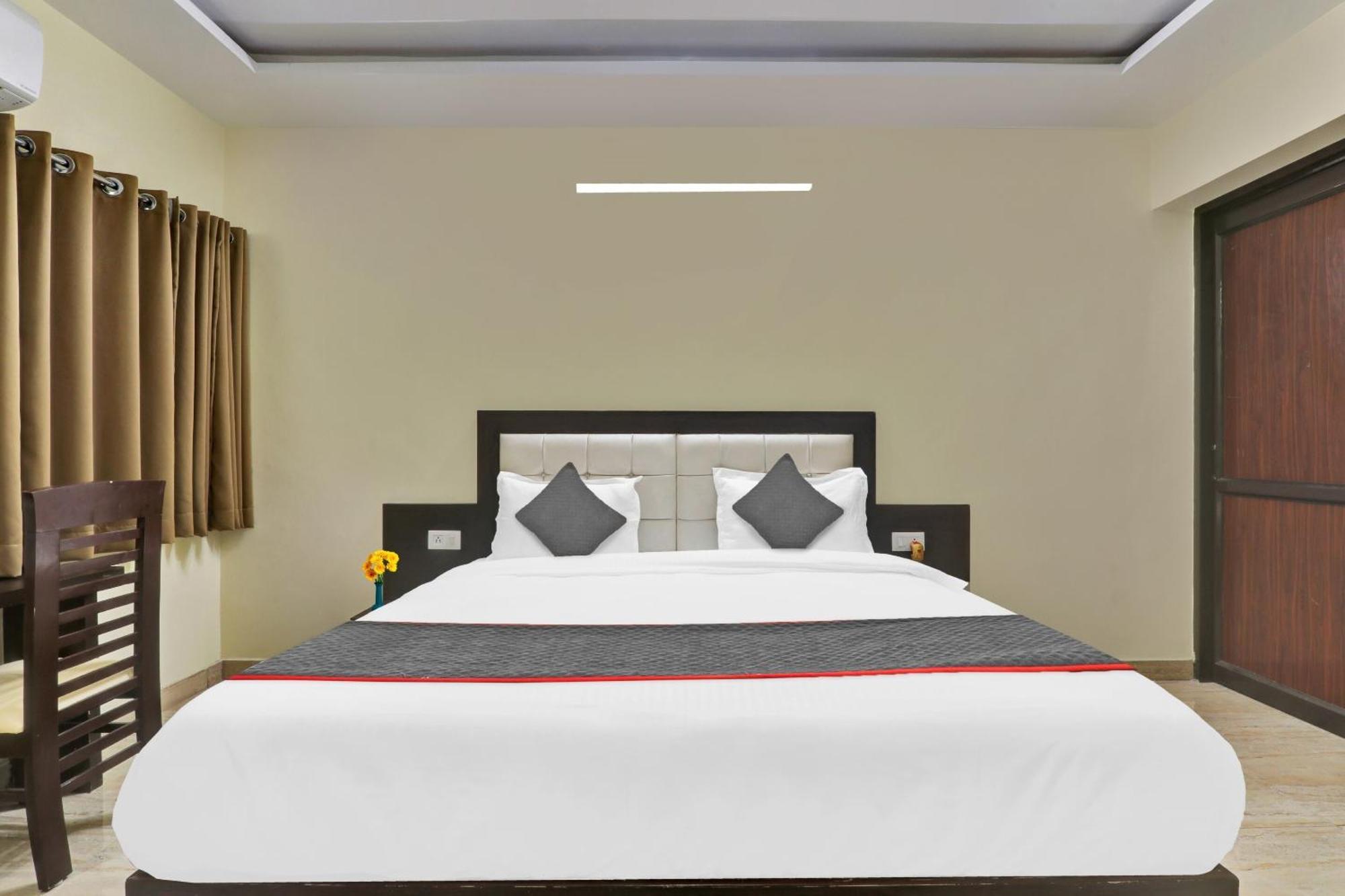 Collection O Starfield Hotel Лакнау Екстериор снимка