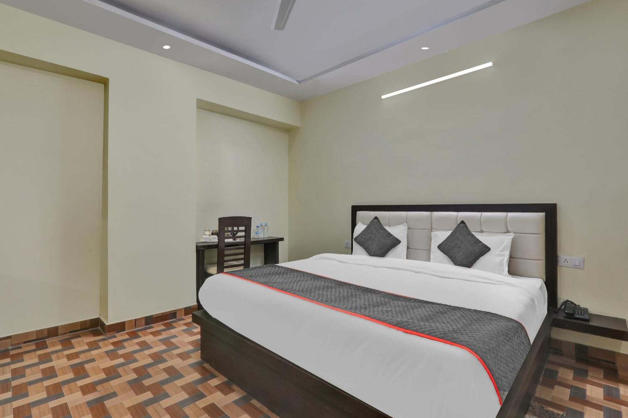 Collection O Starfield Hotel Лакнау Екстериор снимка