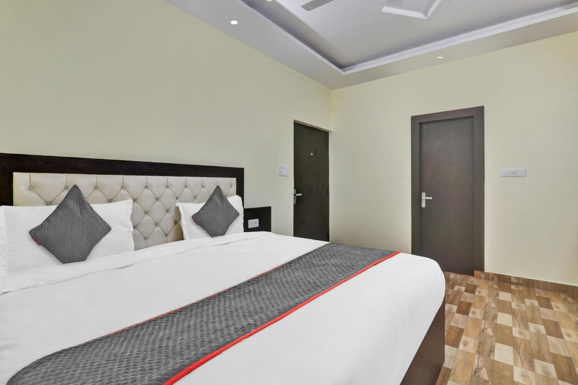 Collection O Starfield Hotel Лакнау Екстериор снимка