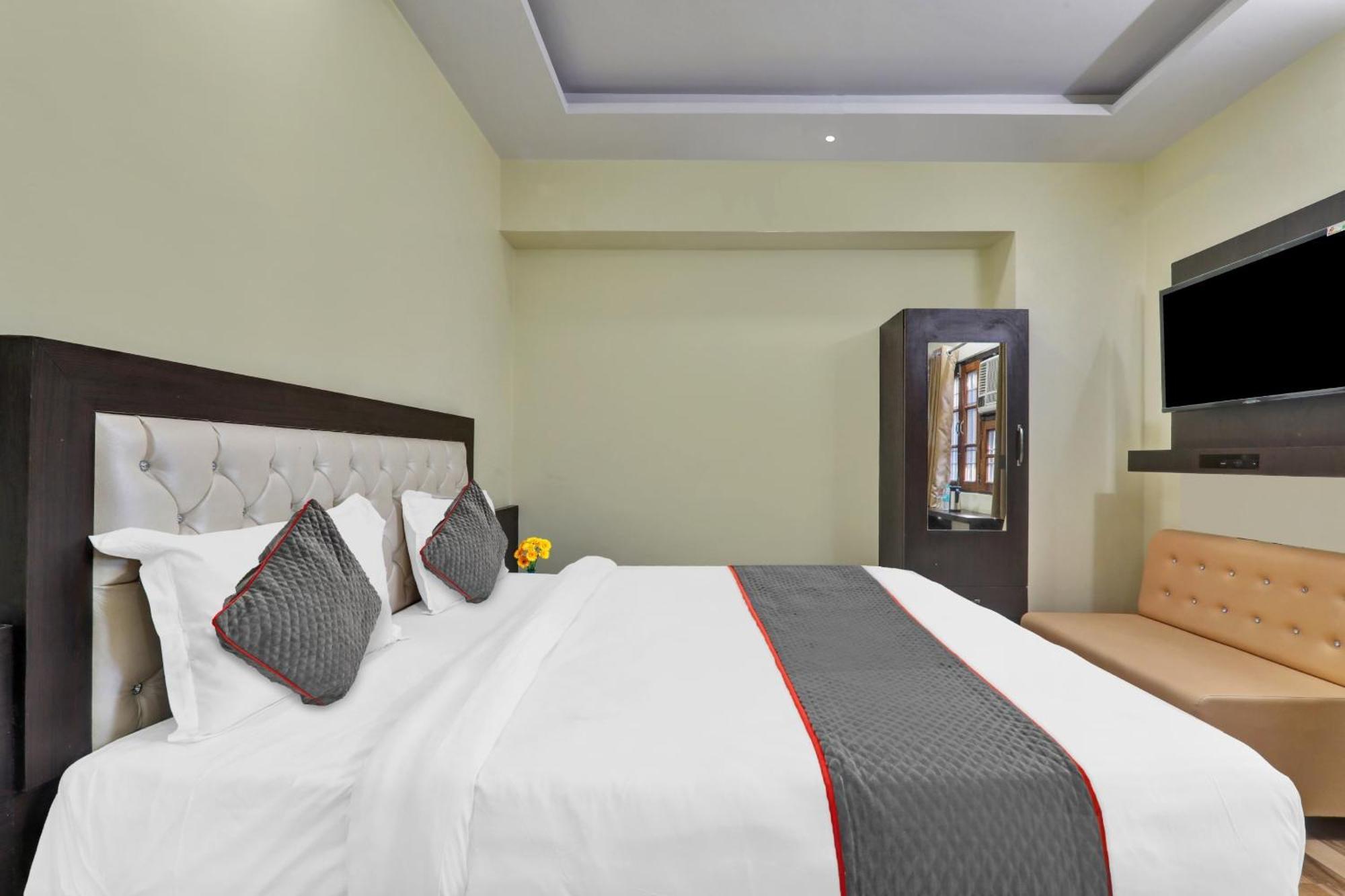 Collection O Starfield Hotel Лакнау Екстериор снимка